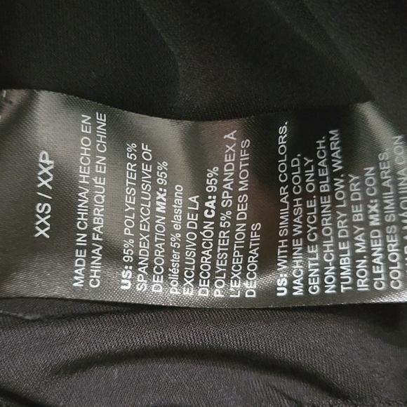 WHITE HOUSE BLACK MARKET EMBROIDERED FLORAL BLACK OFF WHITE JERSEY HALTER TOP XS - Picture 14 of 15